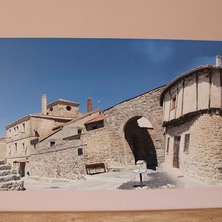 Apartamentos Turisticos Escorraladas Baltanás Exteriör bild